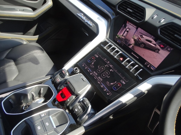 Used Lamborghini Urus 2019 for sale - 74654168: Photo 6