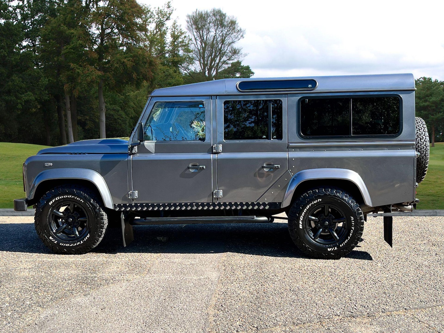 Used Land Rover Defender 2014 for sale - 76994056: Photo 2