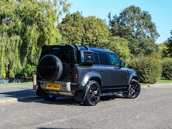 Used Land Rover Defender 110 2023 for sale - 75990860: Photo
