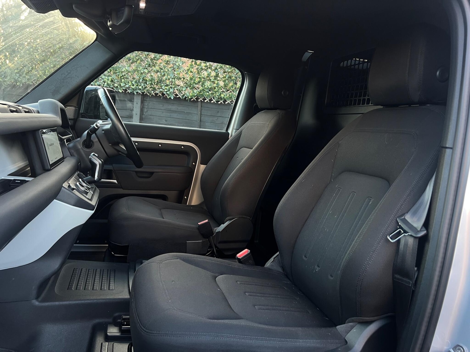 Used Land Rover Defender 90 2024 for sale - 76975419: Photo 17