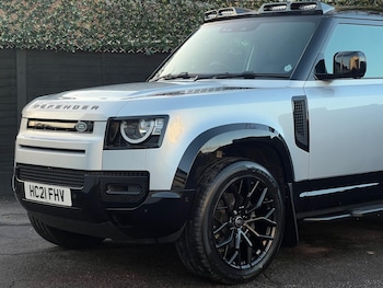 Used Land Rover Defender 90 2024 for sale - 76975419: Photo