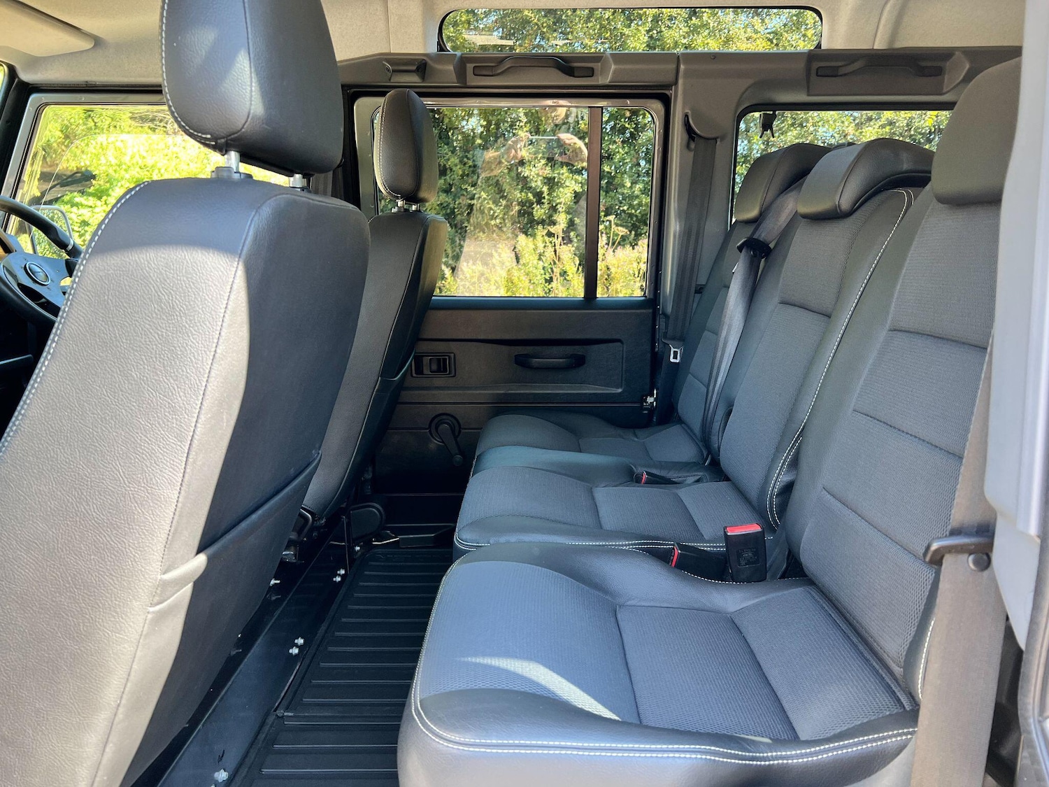 Used Land Rover Defender 2014 for sale - 76584859: Photo 14