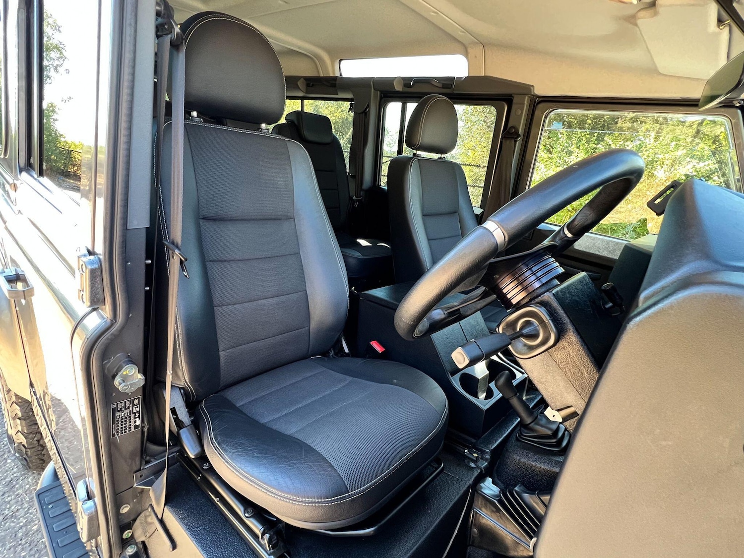 Used Land Rover Defender 2014 for sale - 76584859: Photo 17