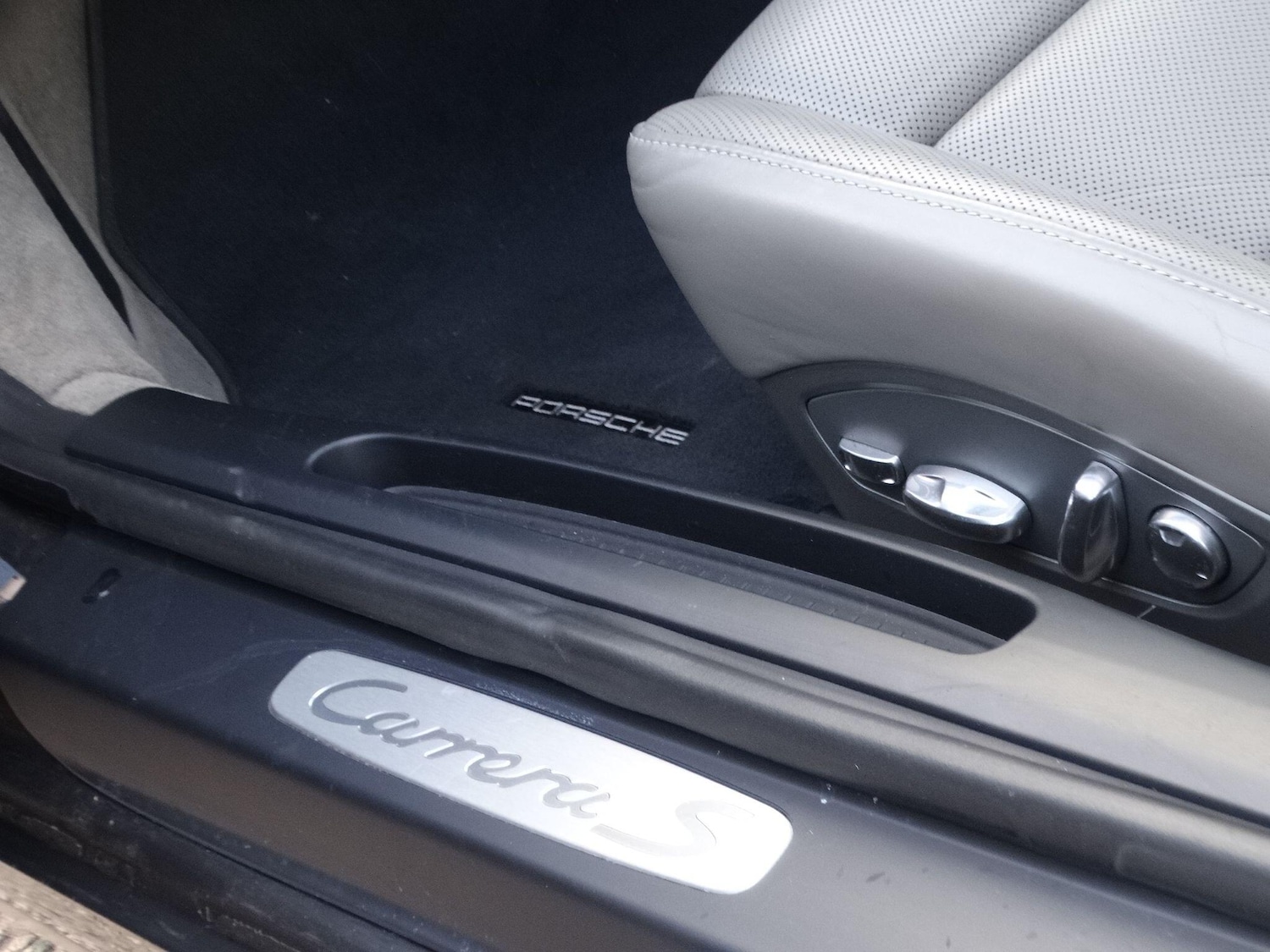 Used Porsche 911 for sale - 76584505: Photo 18