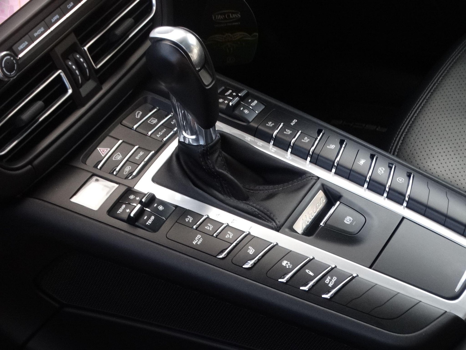 Used Porsche Macan 2020 for sale - 76239415: Photo 19