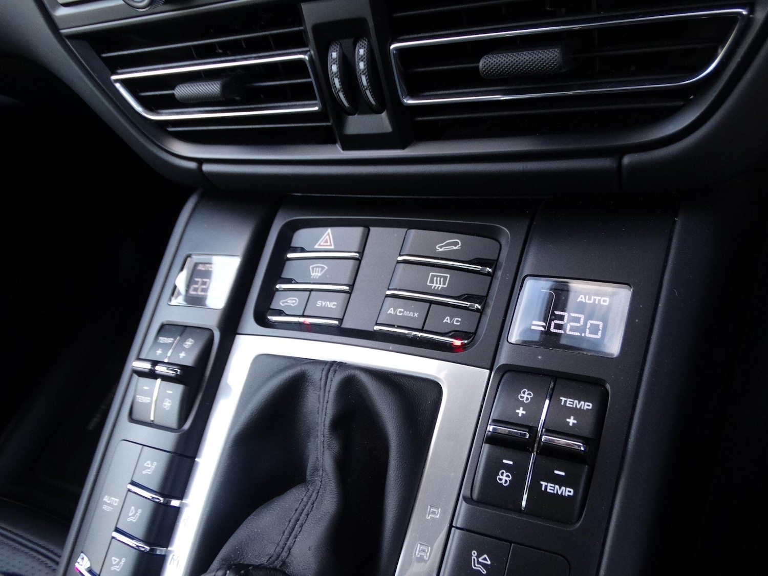 Used Porsche Macan 2020 for sale - 76239415: Photo 32