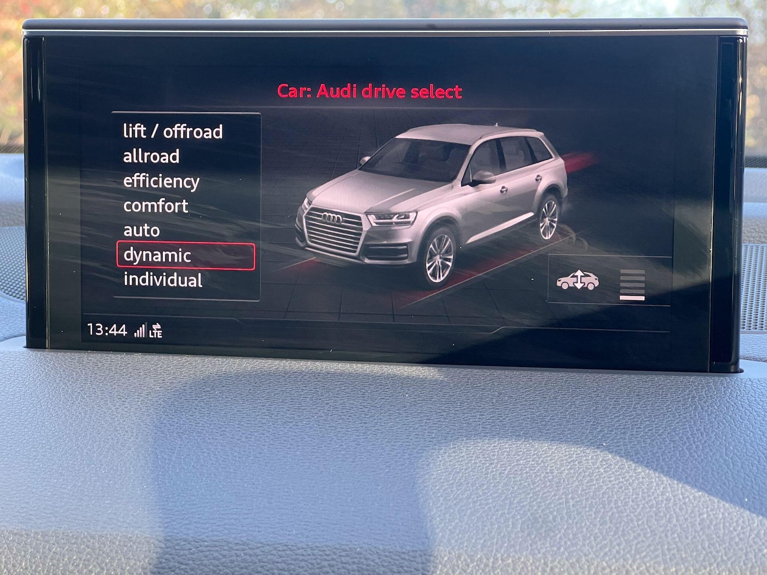 Used Audi SQ7 2018 for sale - 76899623: Photo 25