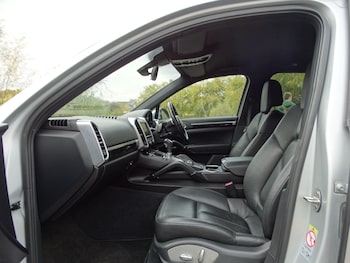 Used Porsche Cayenne 2012 for sale - 76472554: Photo