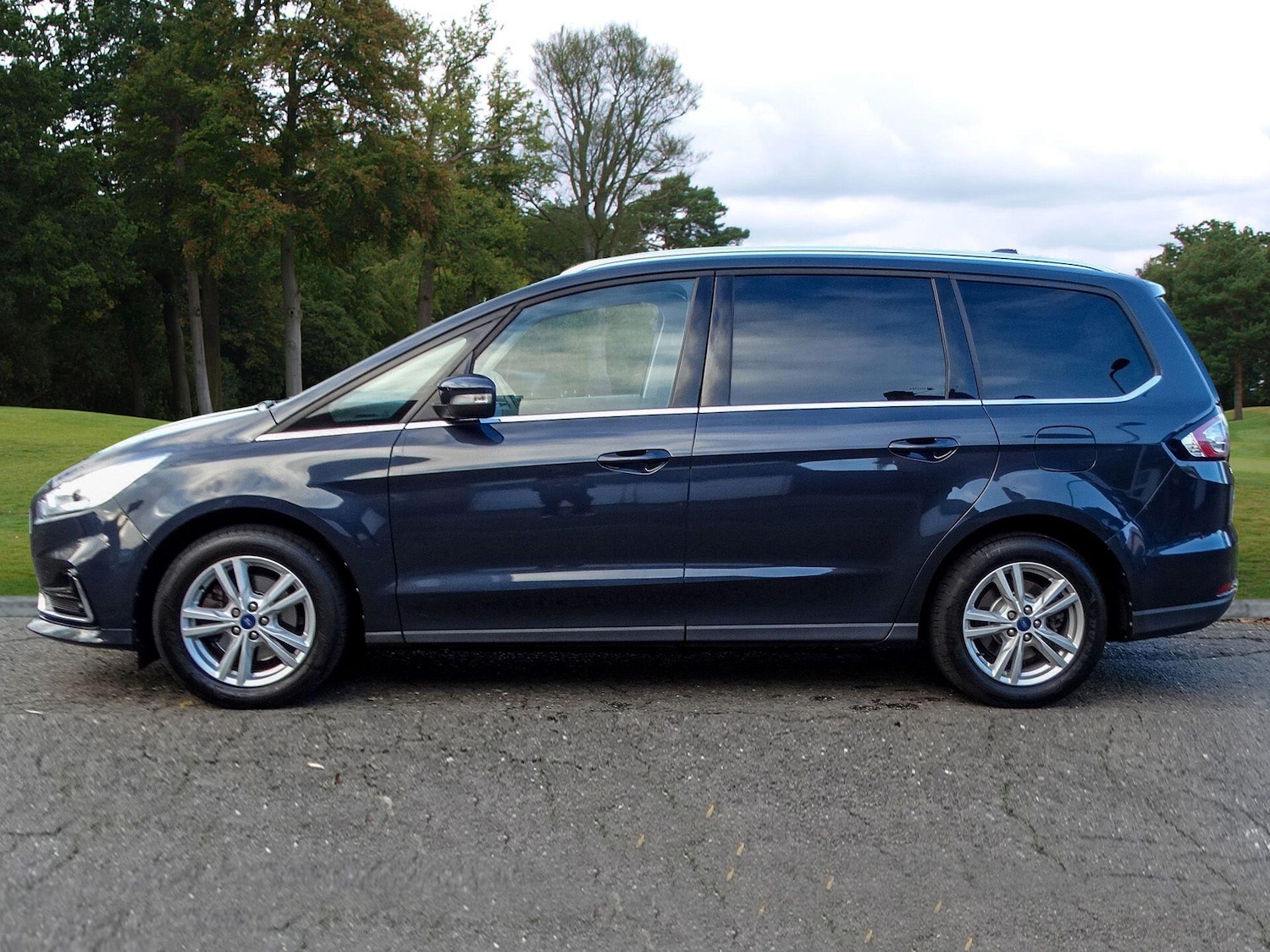 Used Ford Galaxy 2020 for sale - 76620609: Photo 2