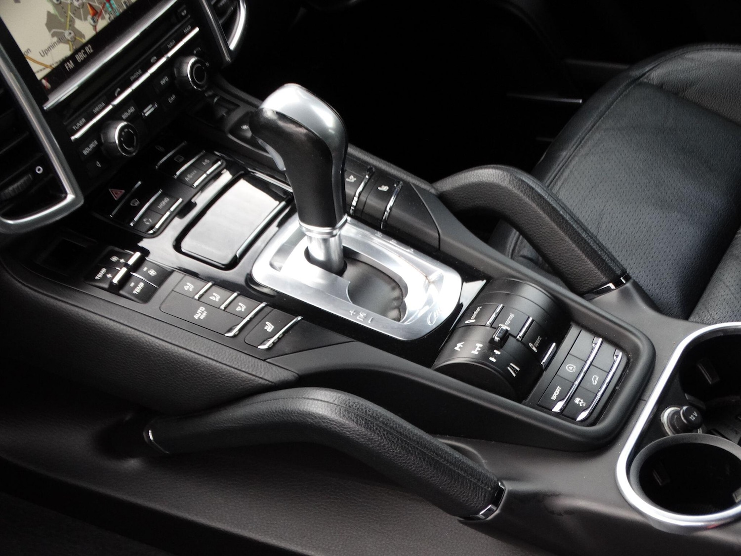 Used Porsche Cayenne 2012 for sale - 76993075: Photo 16