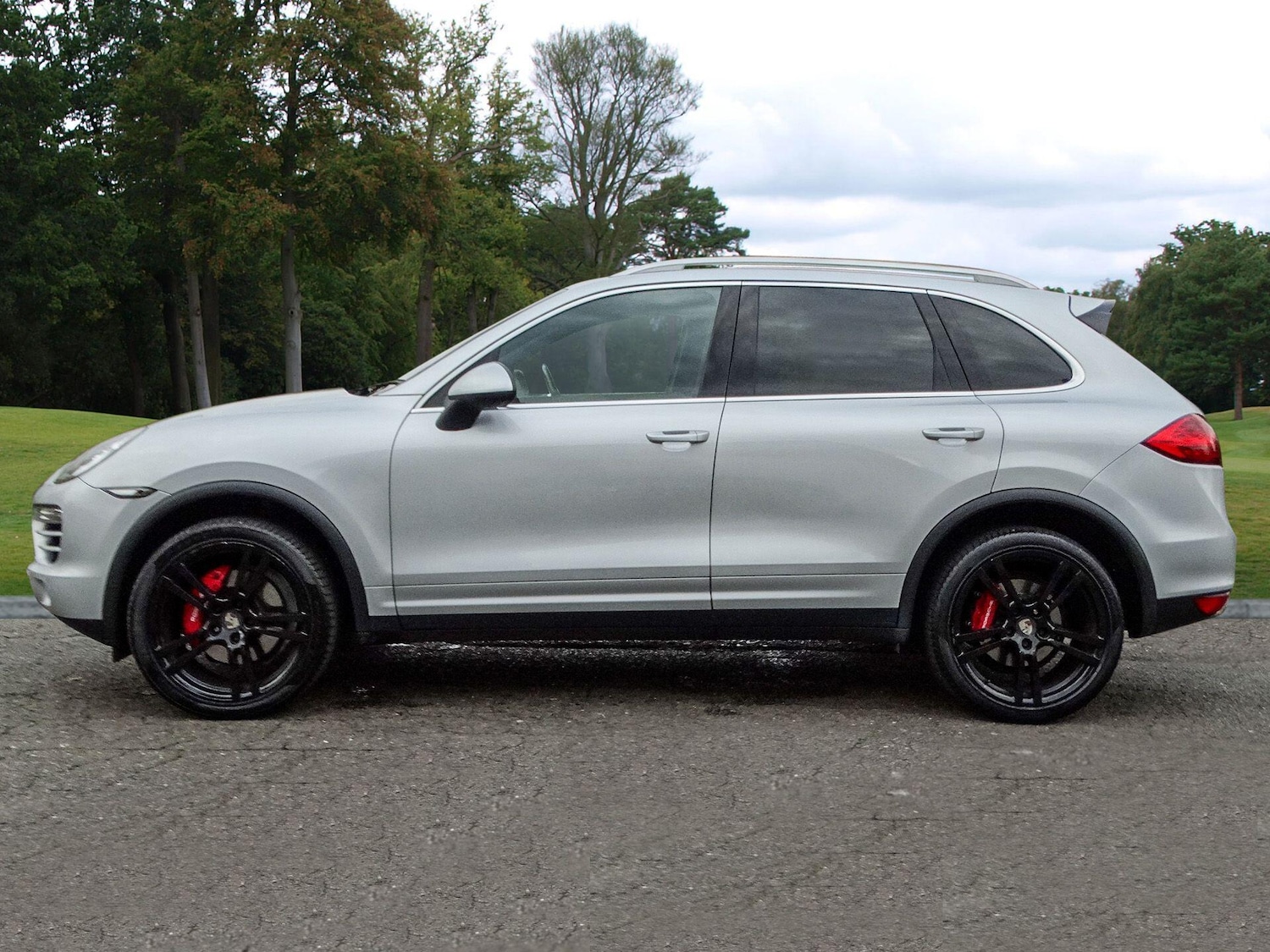Used Porsche Cayenne 2012 for sale - 76993075: Photo 2