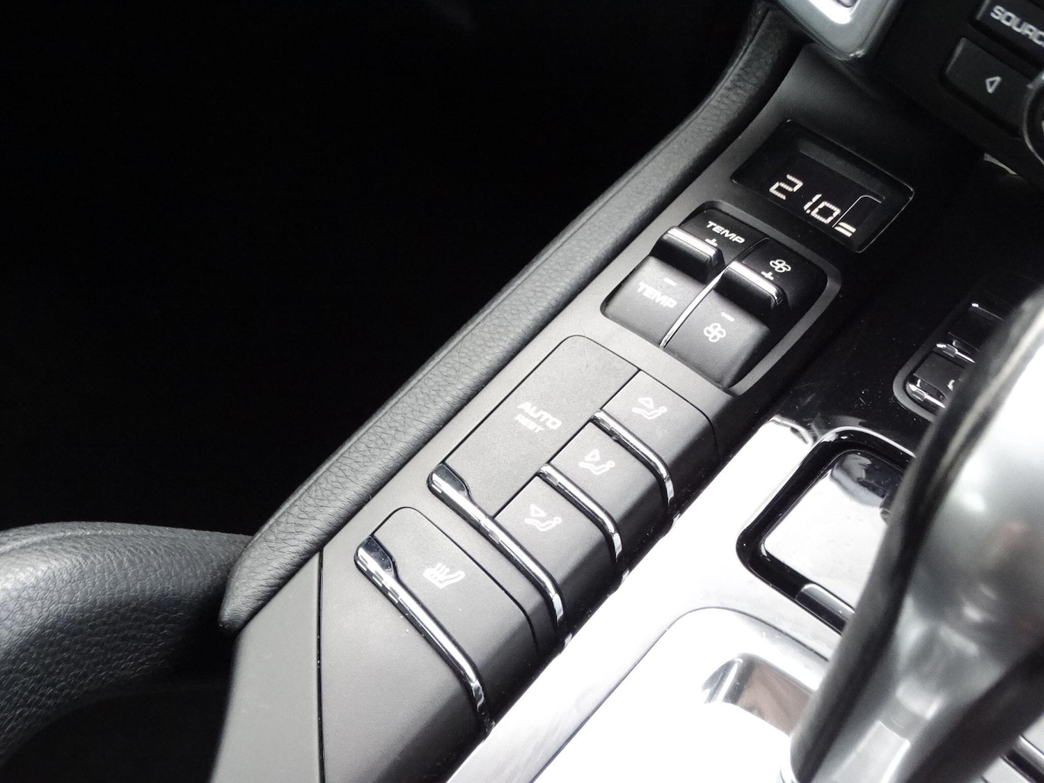 Used Porsche Cayenne 2012 for sale - 76993075: Photo 25