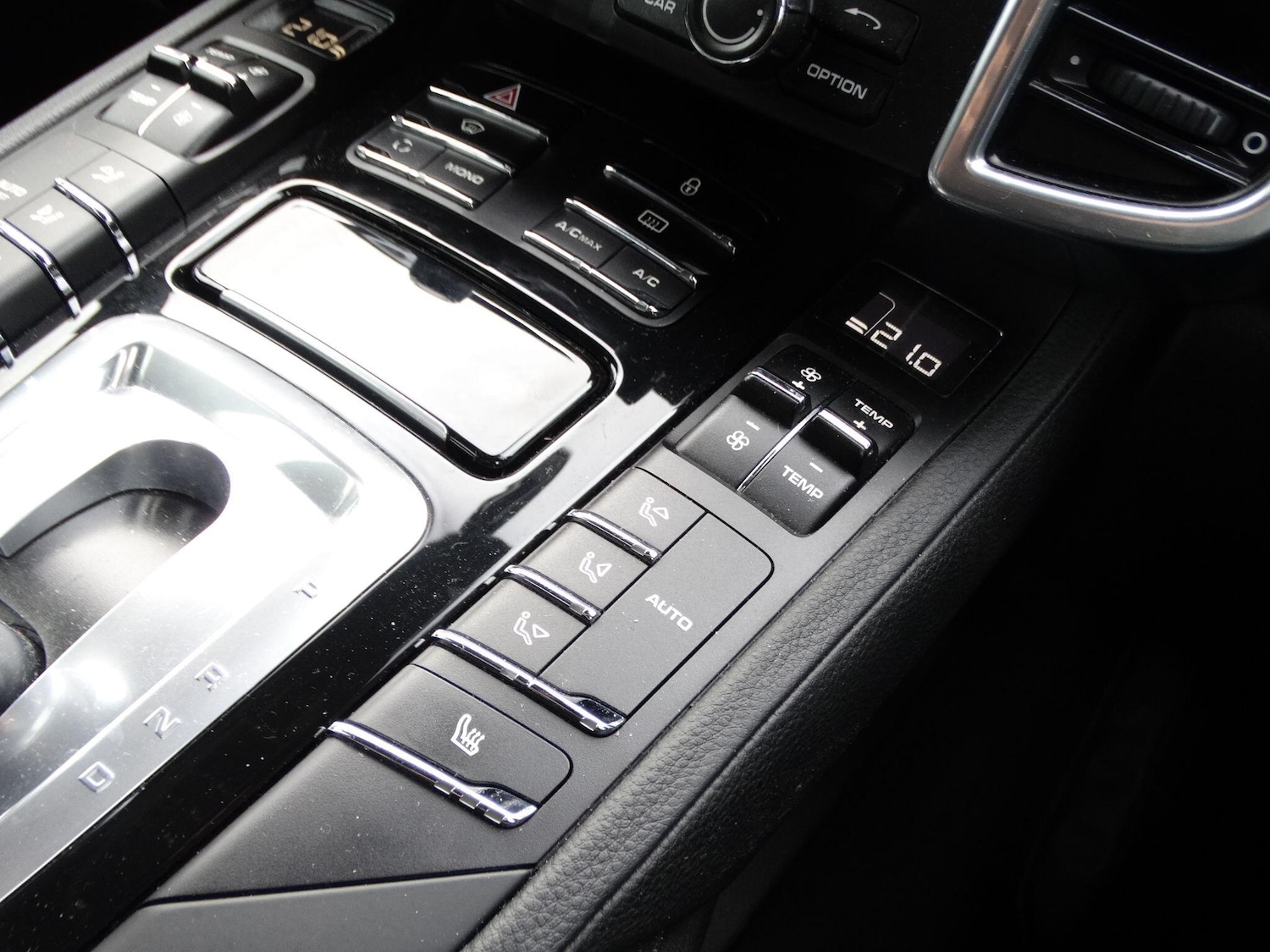 Used Porsche Cayenne 2012 for sale - 76993075: Photo 26