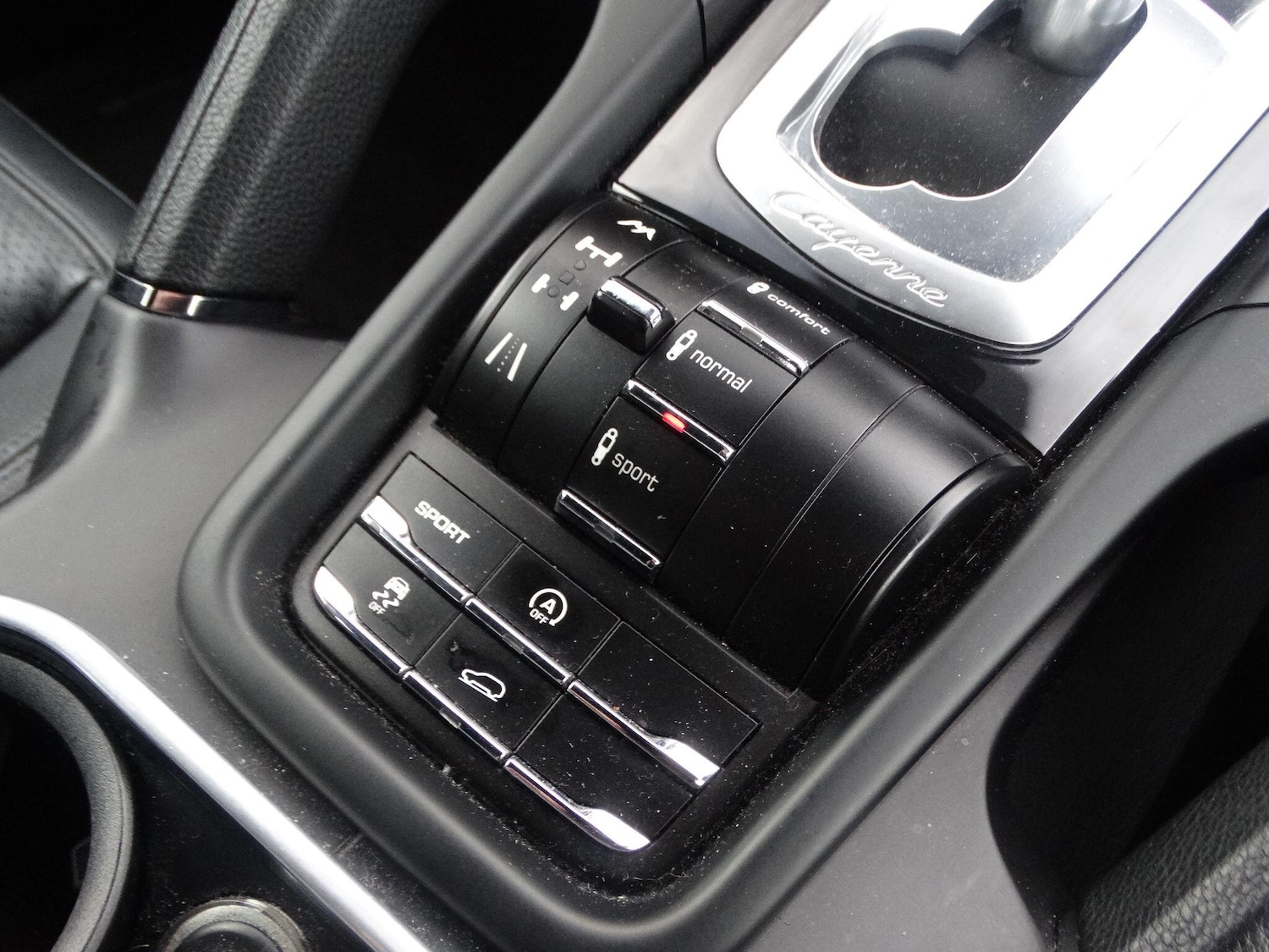 Used Porsche Cayenne 2012 for sale - 76993075: Photo 28