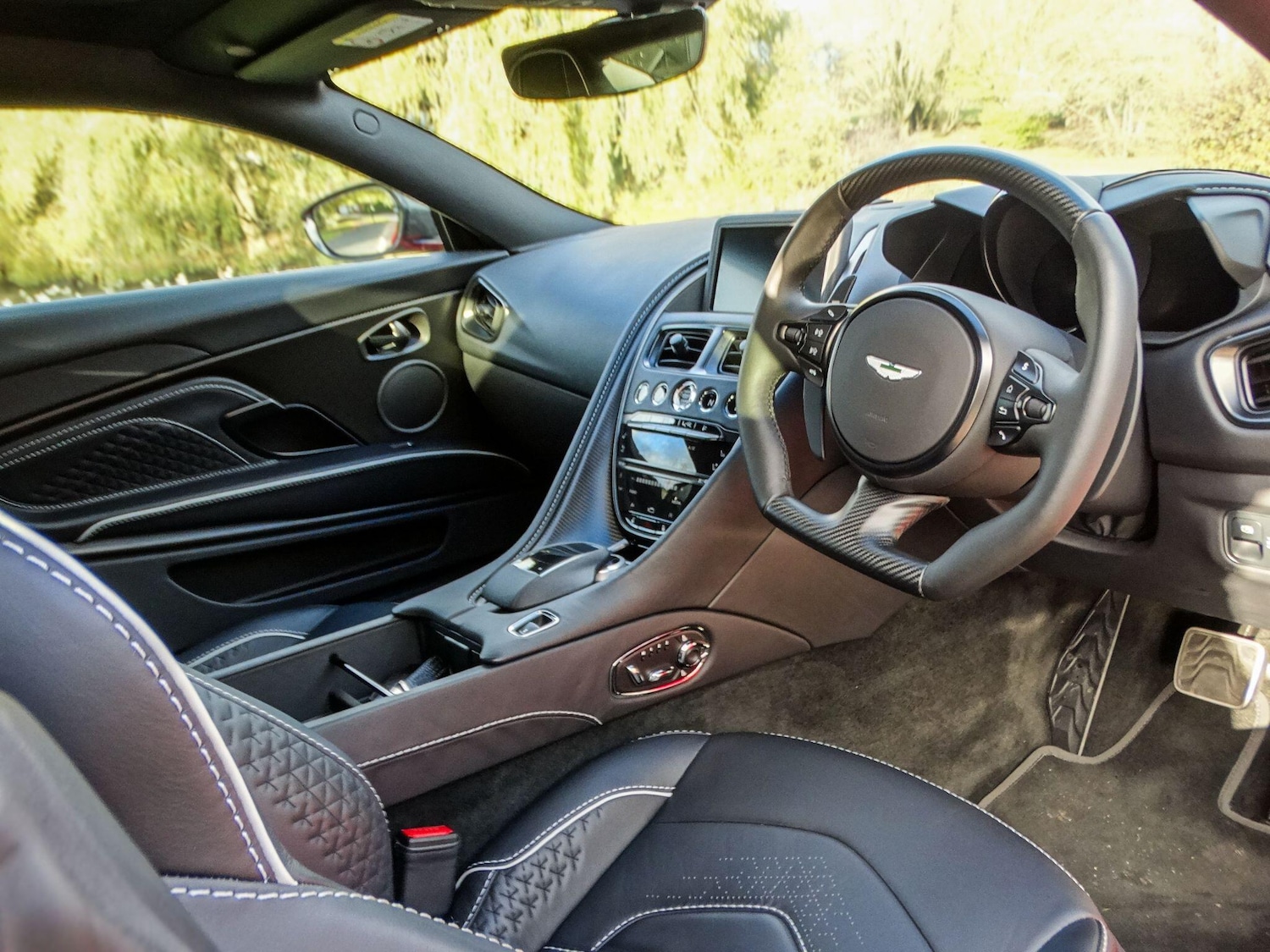 Used Aston Martin DBS for sale - 76781533: Photo 16