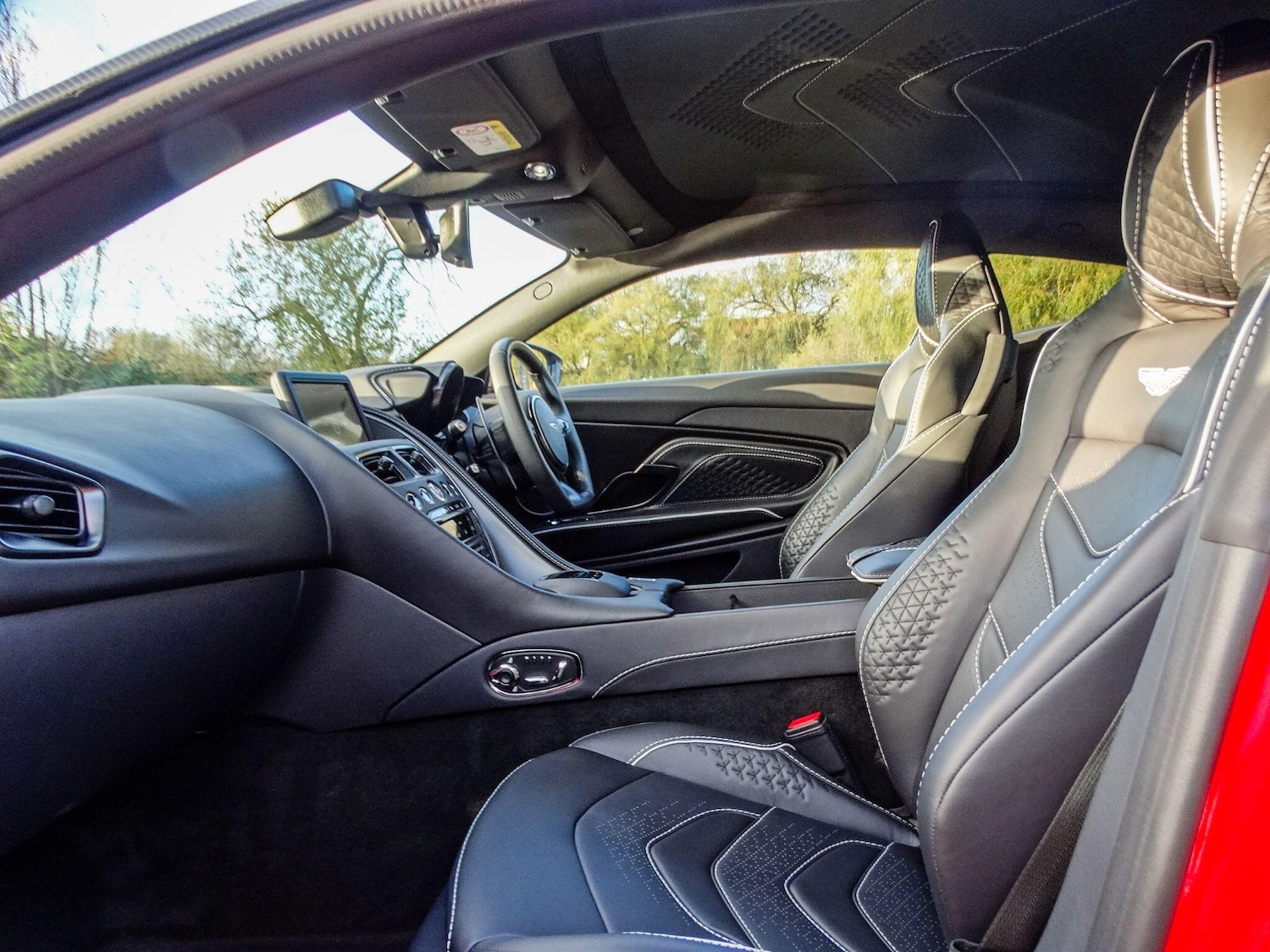 Used Aston Martin DBS for sale - 76781533: Photo 2