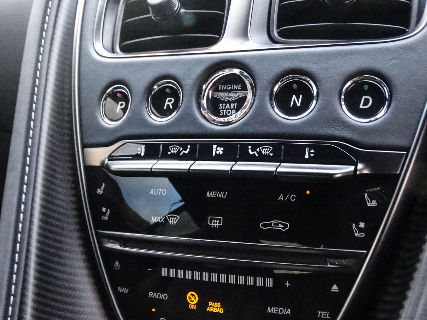 Used Aston Martin DBS for sale - 76781533: Photo 23