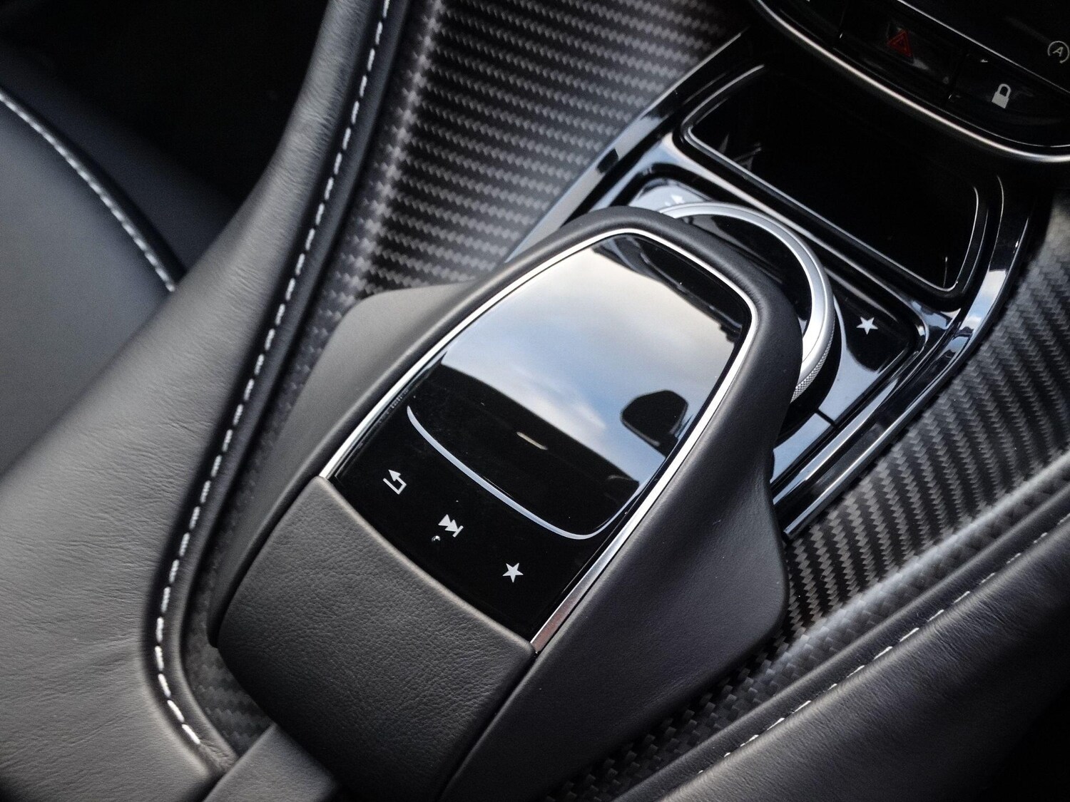 Used Aston Martin DBS for sale - 76781533: Photo 24