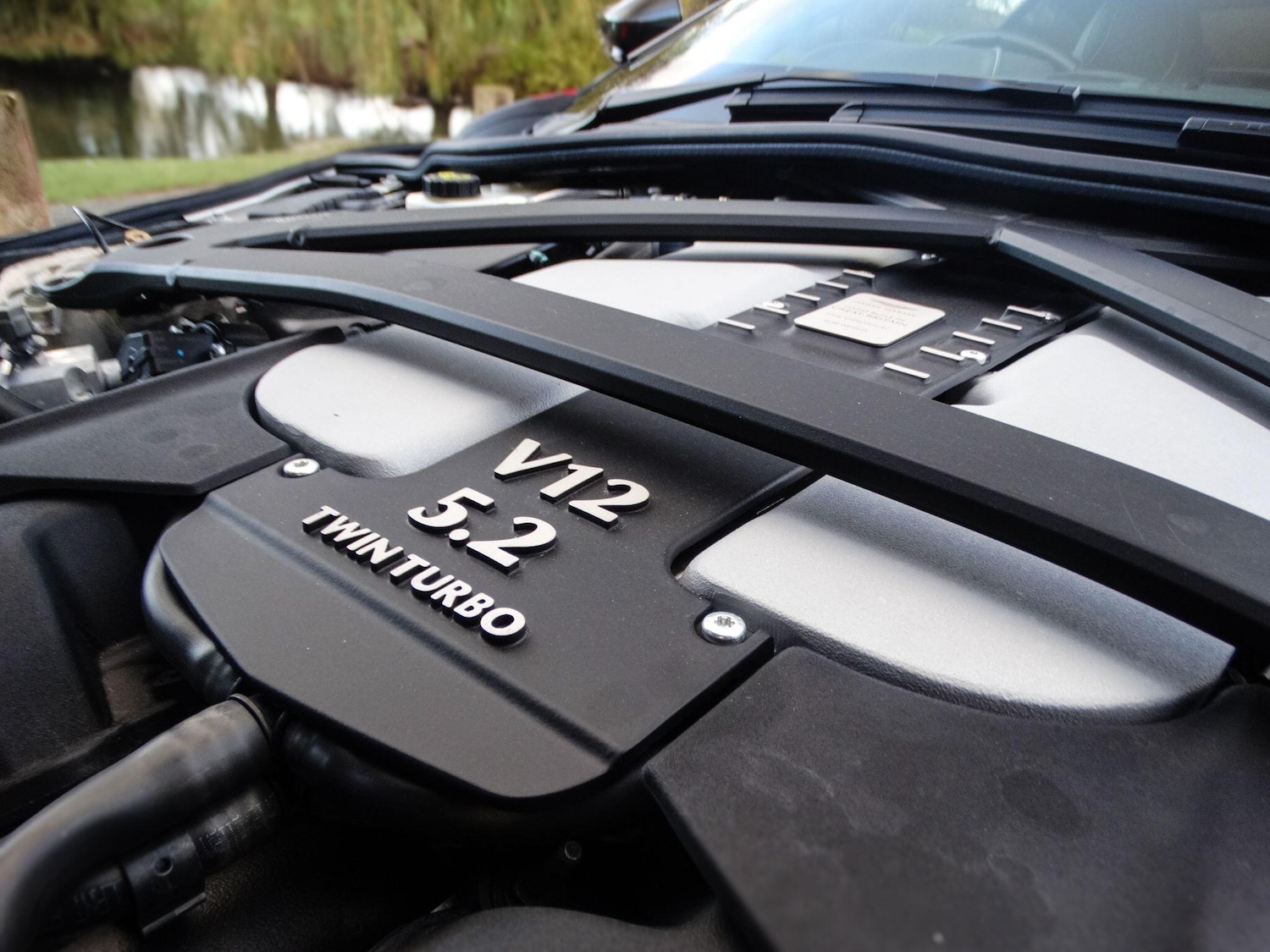 Used Aston Martin DBS for sale - 76781533: Photo 6