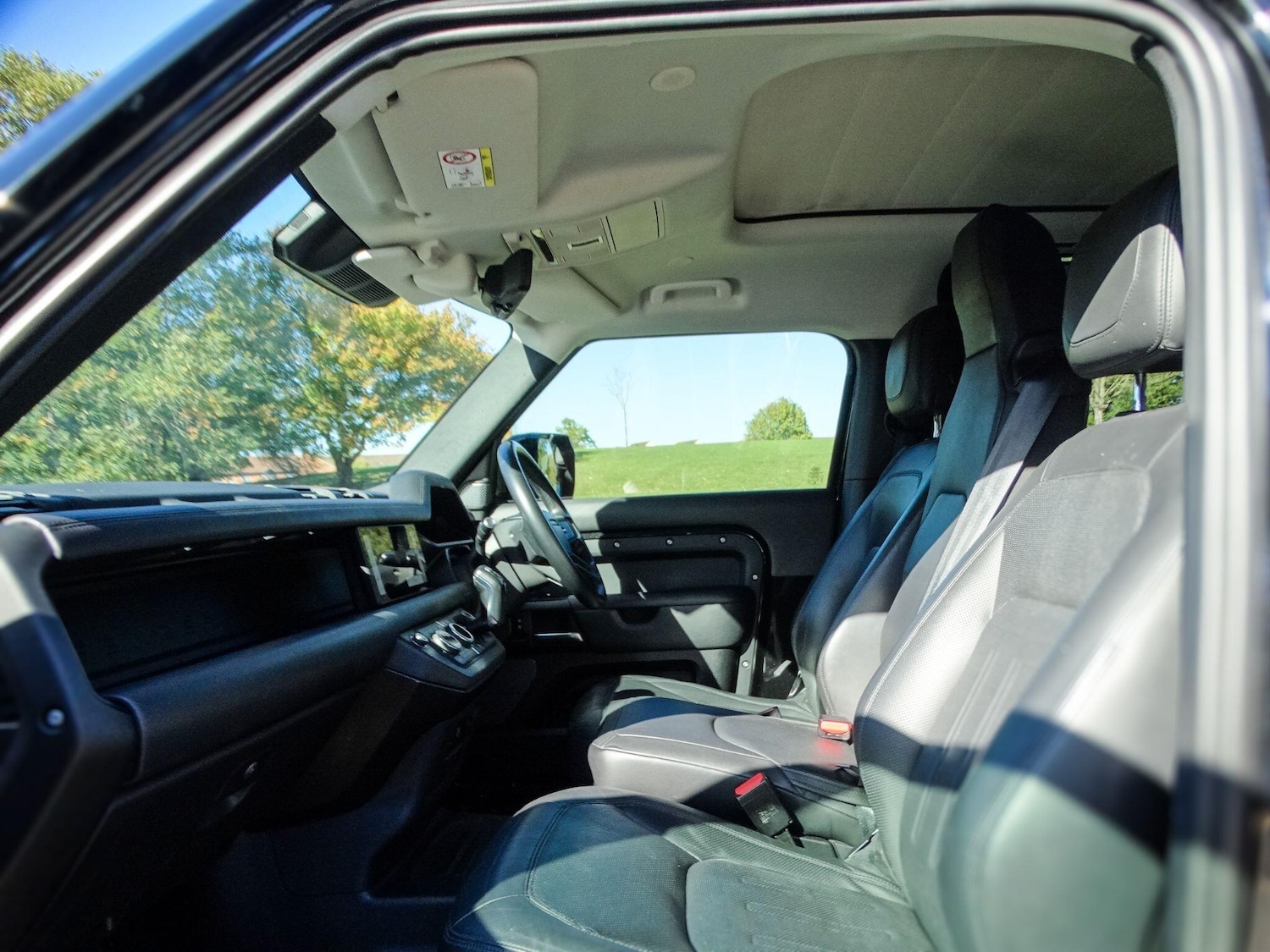 Used Land Rover Defender 90 for sale - 76152604: Photo 17