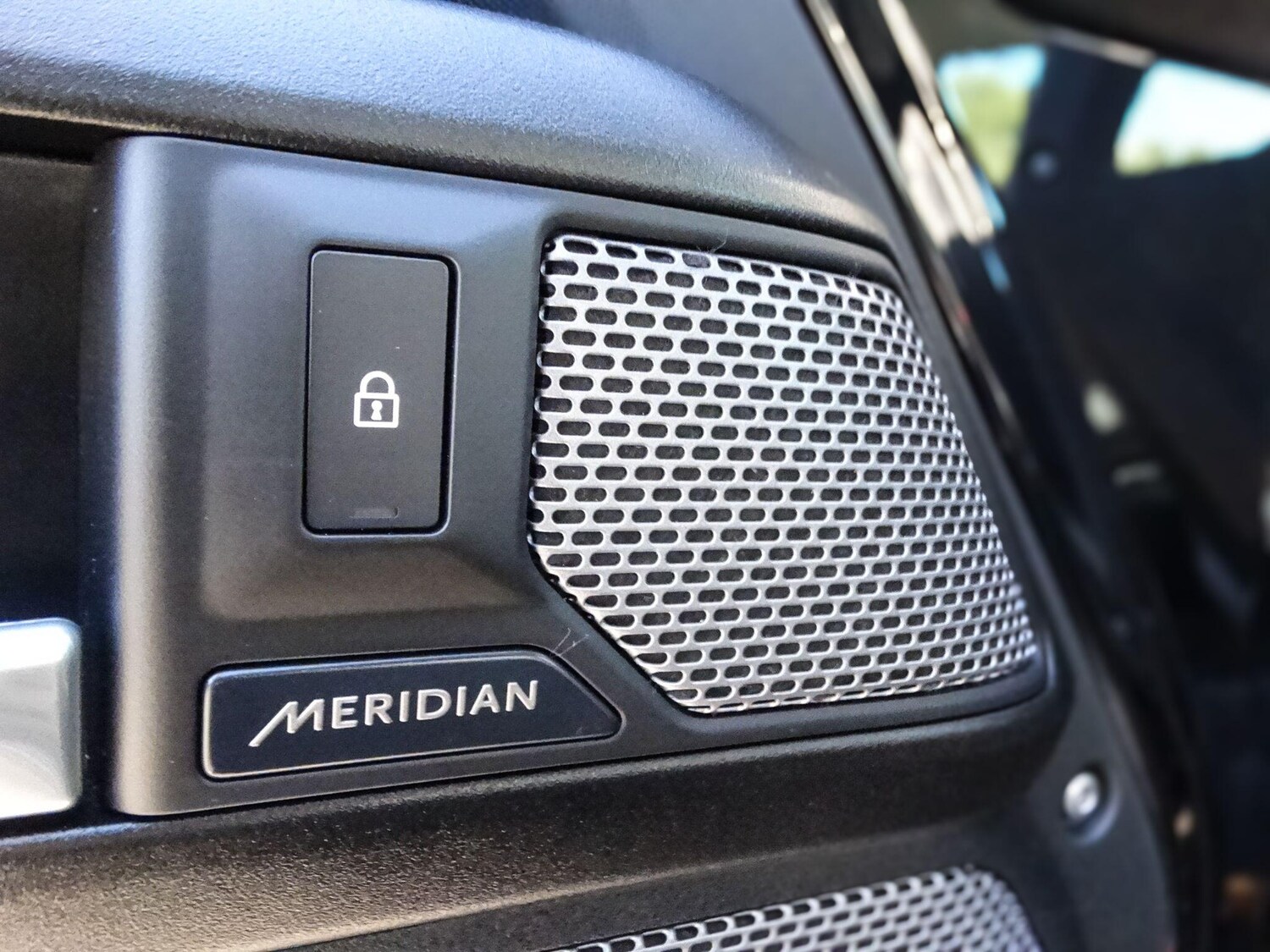 Used Land Rover Defender 90 for sale - 76152604: Photo 20