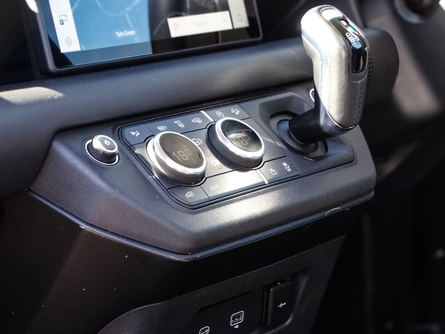 Used Land Rover Defender 90 for sale - 76152604: Photo 23