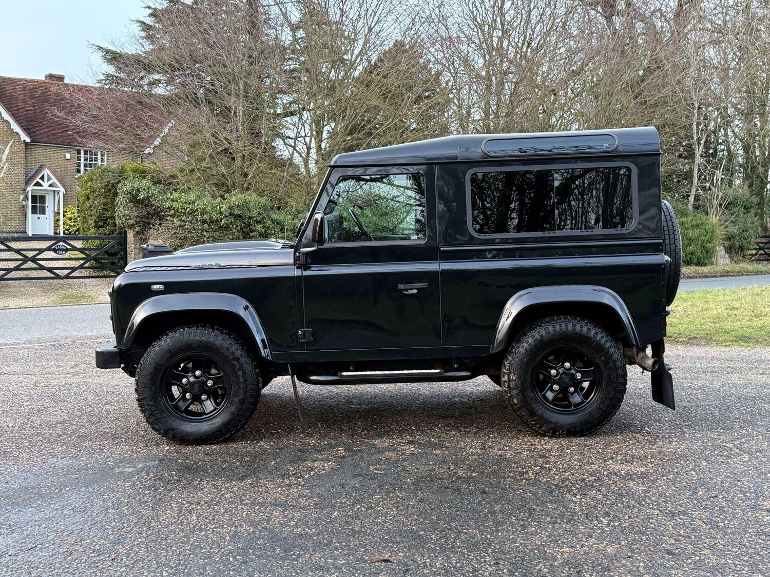 Used Land Rover Defender 90 2011 for sale - 77387289: Photo 2