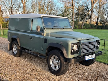 Land Rover Defender 110 feature image