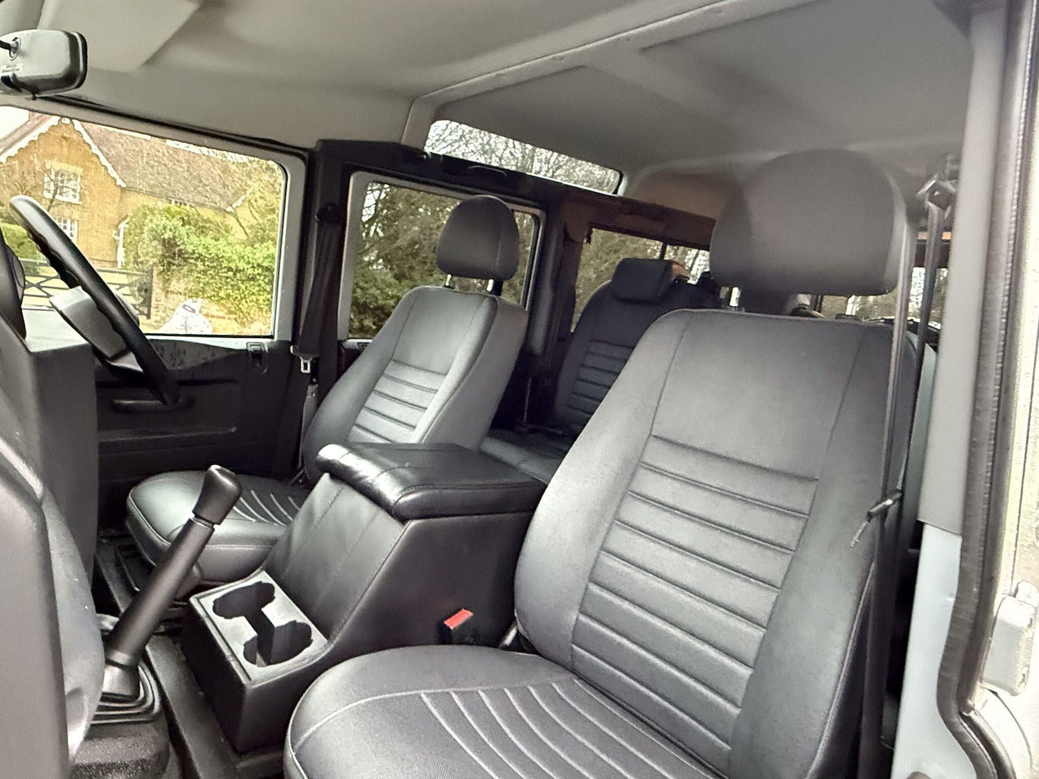 Used Land Rover Defender 110 2016 for sale - 76786810: Photo 12