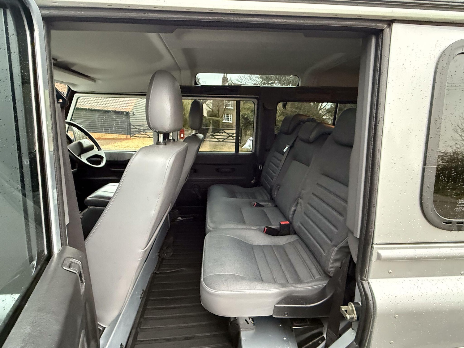 Used Land Rover Defender 110 2016 for sale - 76786810: Photo 13