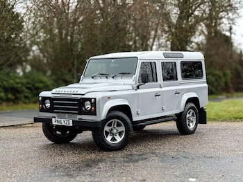 Used Land Rover Defender 110 2016 for sale - 76786810: Photo