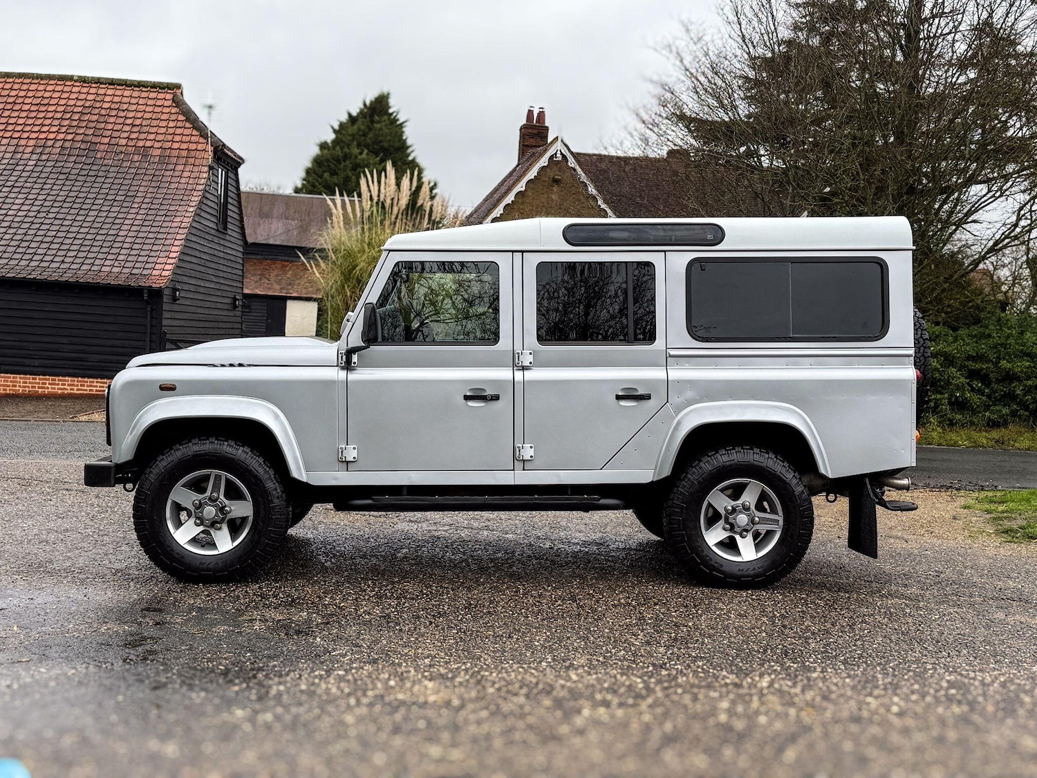 Used Land Rover Defender 110 2016 for sale - 76786810: Photo 2