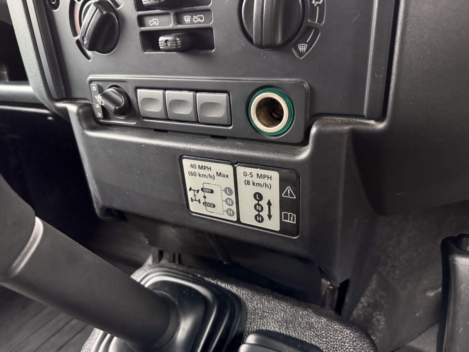 Used Land Rover Defender 110 2016 for sale - 76786810: Photo 20