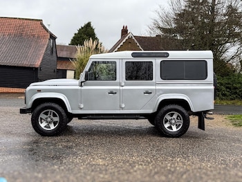 Used Land Rover Defender 110 2016 for sale - 76786810: Photo