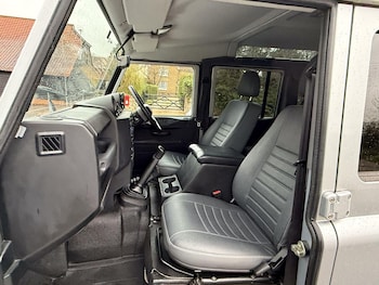 Used Land Rover Defender 110 2016 for sale - 76786810: Photo