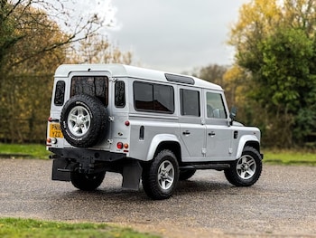 Used Land Rover Defender 110 2016 for sale - 76786810: Photo