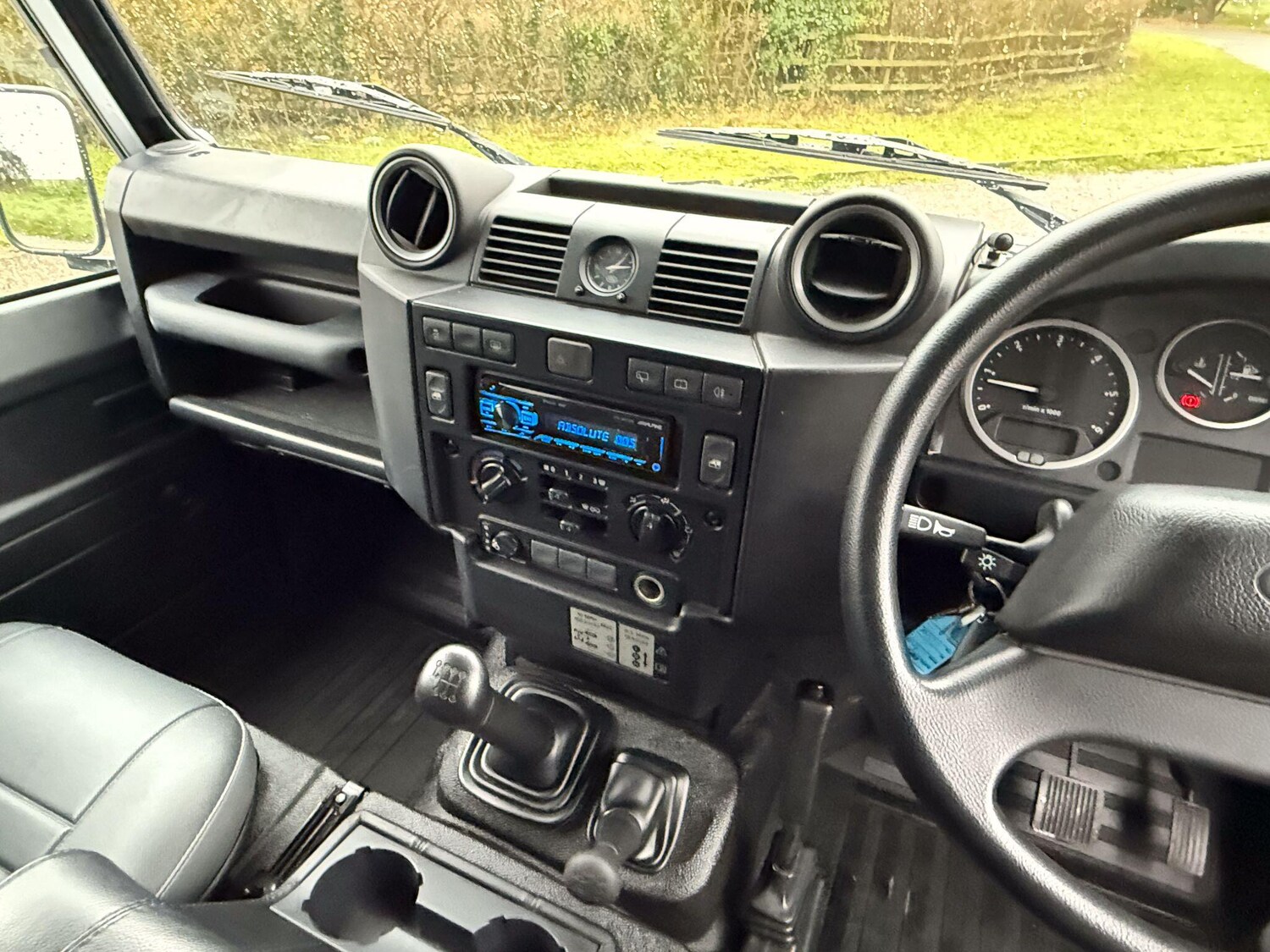 Used Land Rover Defender 110 2016 for sale - 76786810: Photo 6