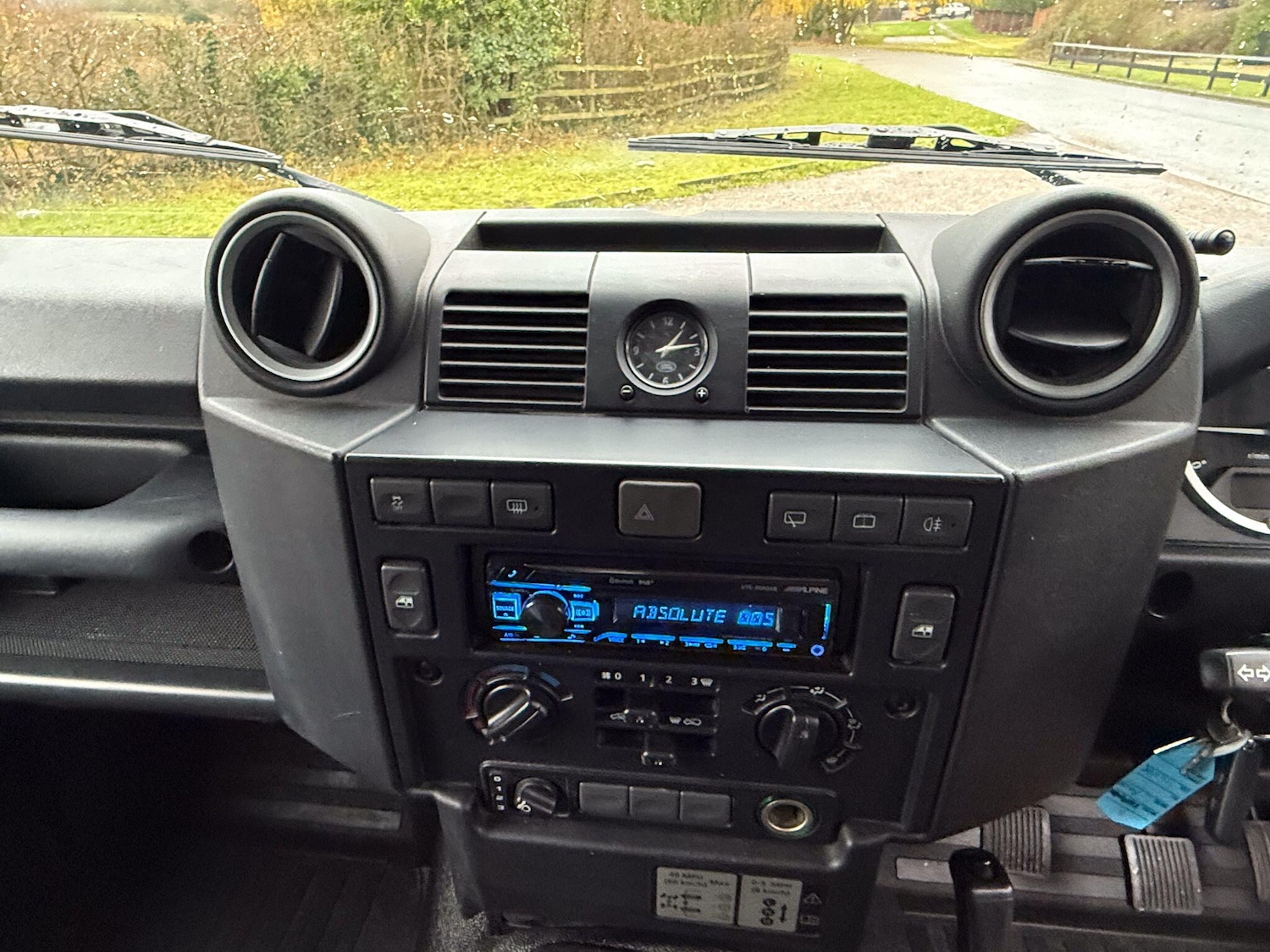 Used Land Rover Defender 110 2016 for sale - 76786810: Photo 8