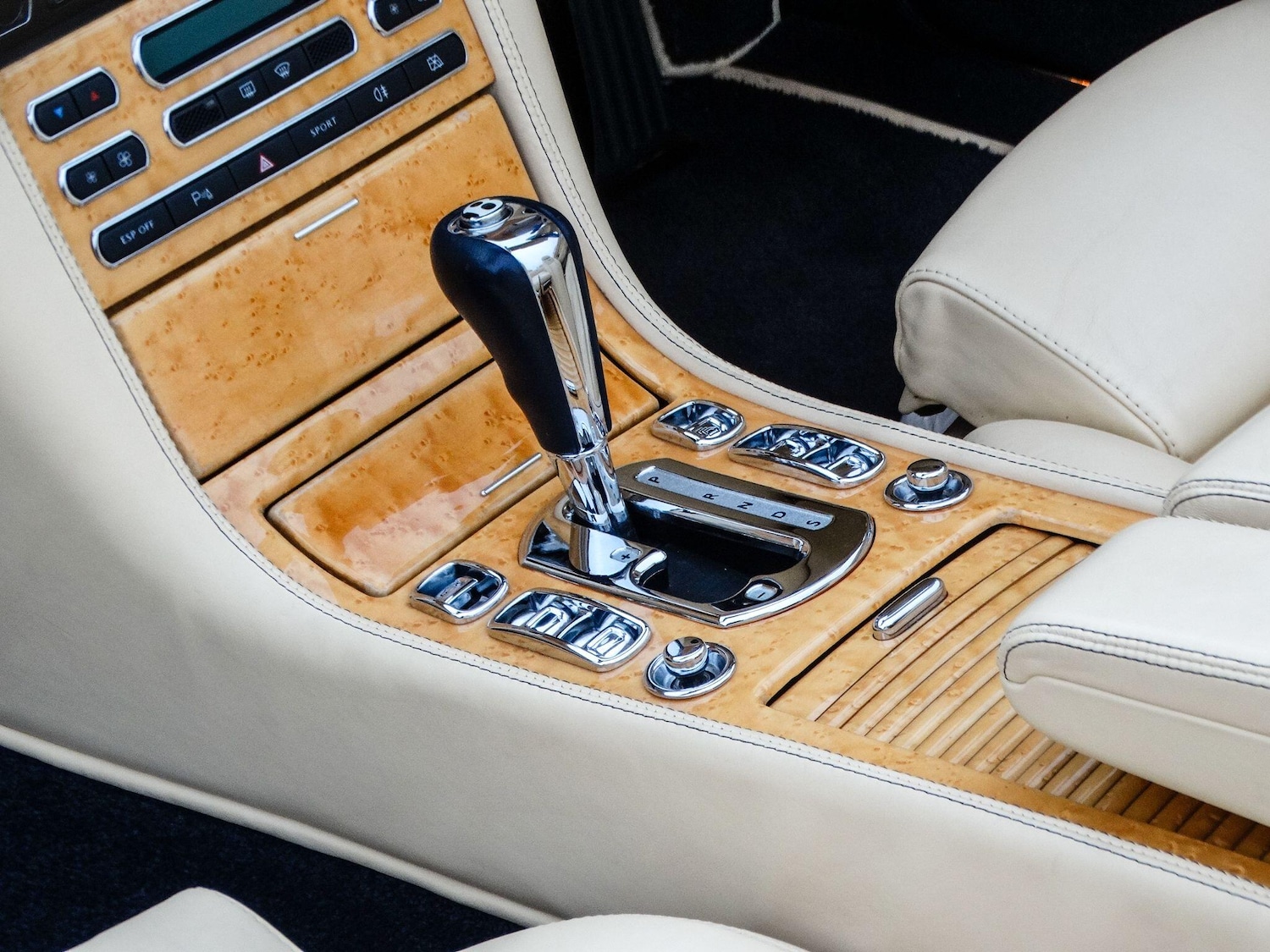 Used Bentley Azure 2009 for sale - 77156733: Photo 16