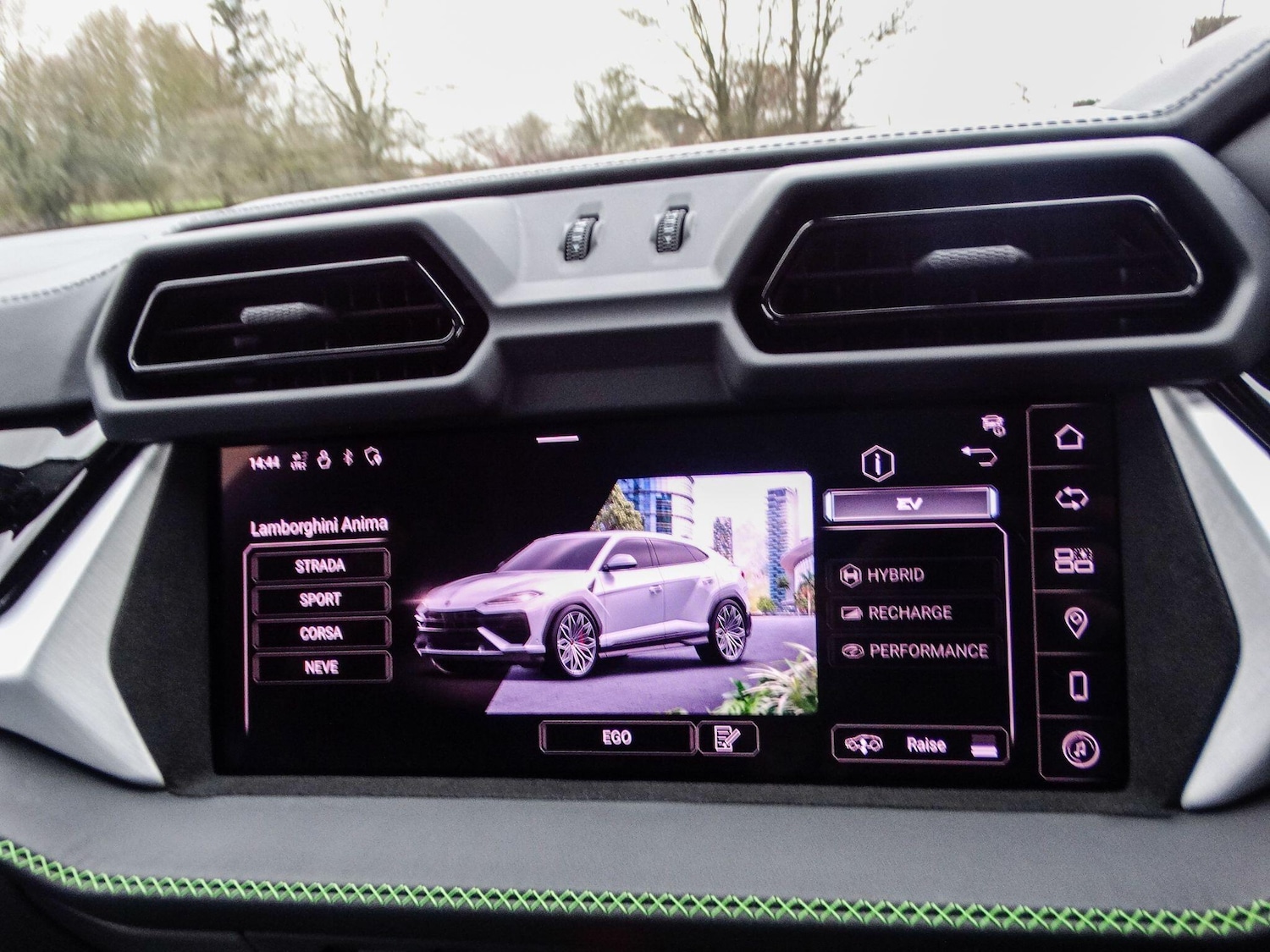 Used Lamborghini Urus 2025 for sale - 76657914: Photo 31