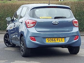 Used Hyundai i10 2017 for sale - 77690132: Photo