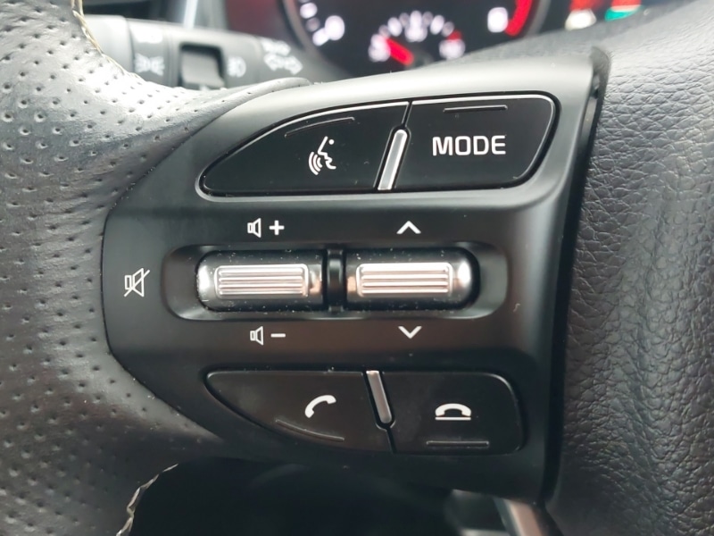 Used Kia Stonic 2023 for sale - 76475480: Photo 14