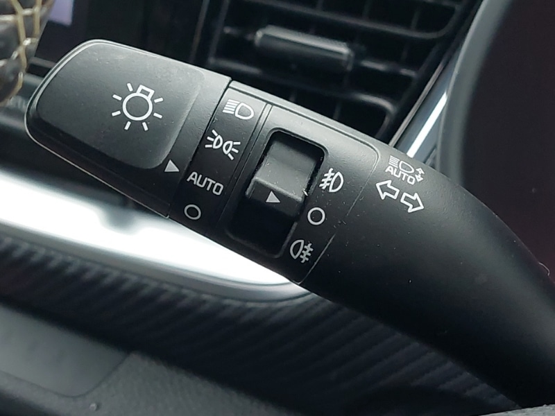 Used Kia Stonic 2023 for sale - 76475480: Photo 16