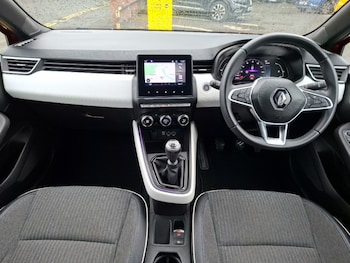 Used Renault Clio 2023 for sale - 79505666: Photo