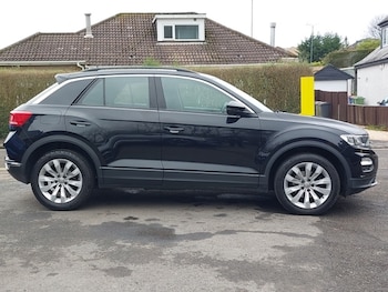 Used Volkswagen T-Roc 2020 for sale - 77366142: Photo