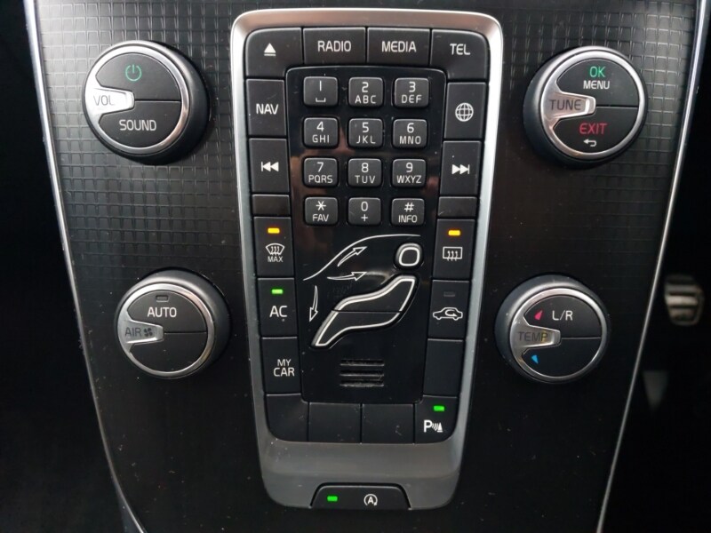 Used Volvo V40 2018 for sale - 77816549: Photo 15