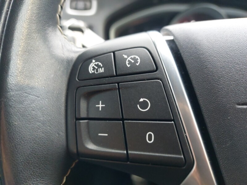 Used Volvo V40 2018 for sale - 77816549: Photo 16