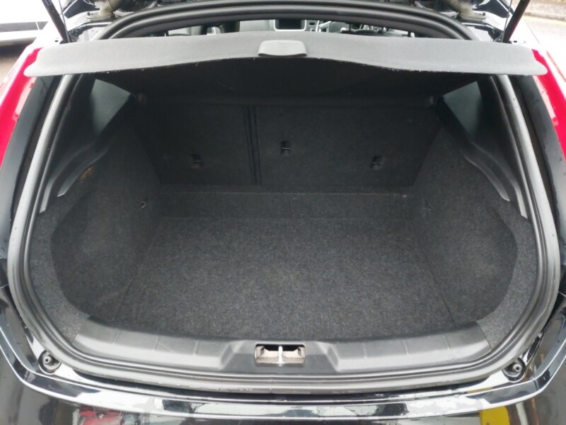 Used Volvo V40 2018 for sale - 77816549: Photo 8