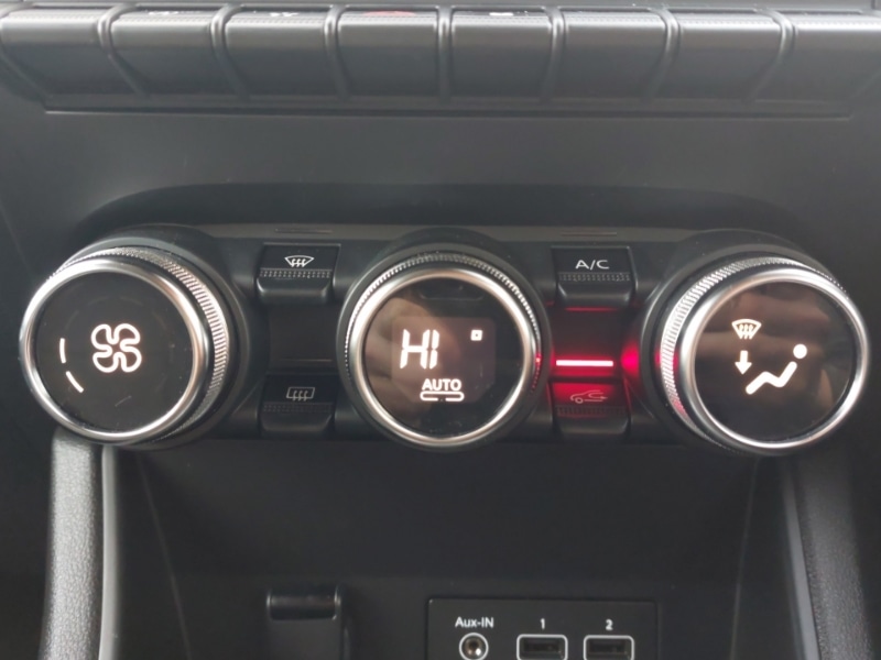 Used Renault Captur 2023 for sale - 76860611: Photo 17