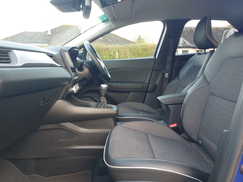 Used Renault Captur 2023 for sale - 76860611: Photo 5